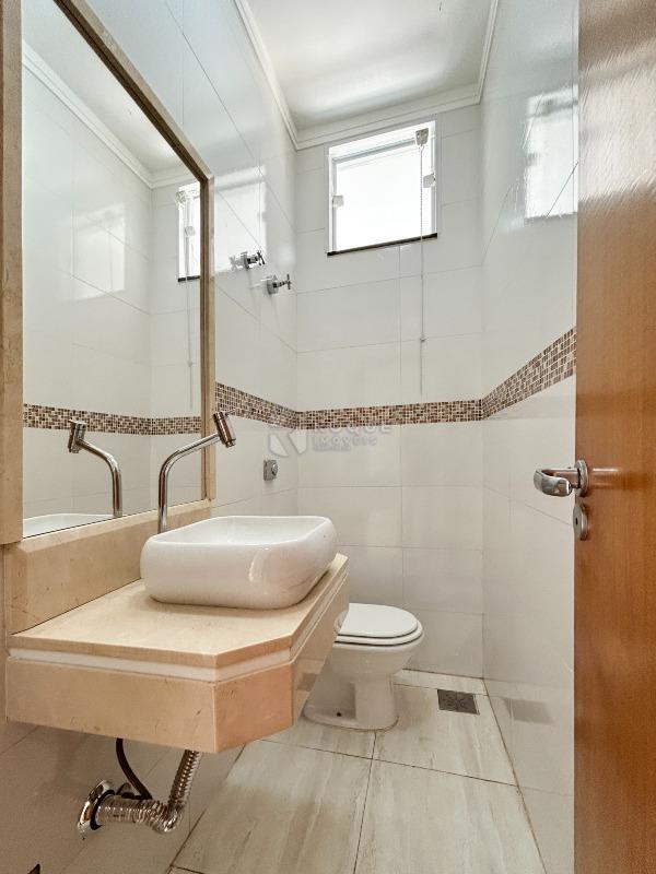 Casa em condomínio para aluguel no bairro Parque Residencial Roland: Lavabo 