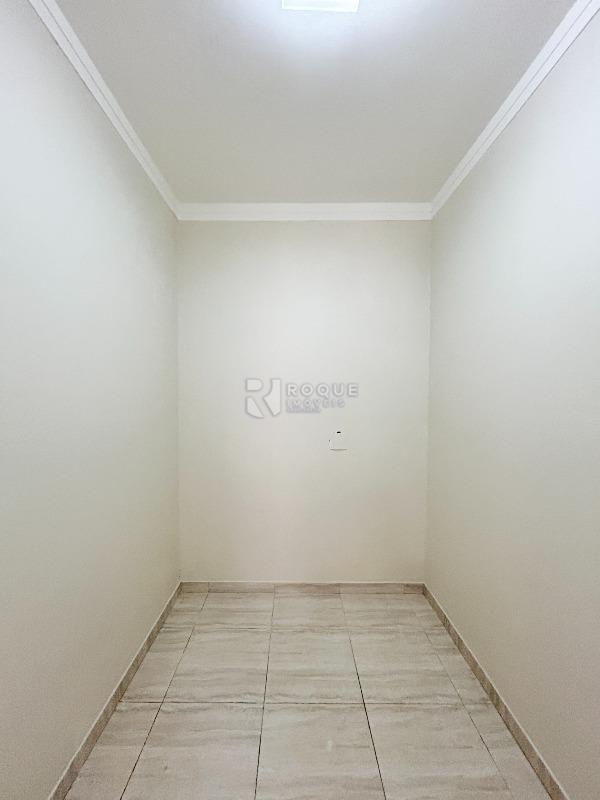 Casa em condomínio para aluguel no bairro Parque Residencial Roland: Closet suíte 