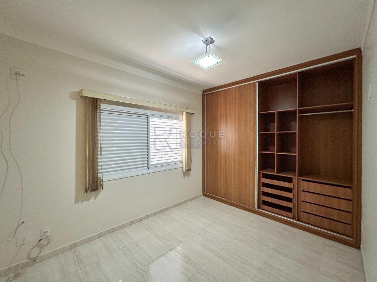 Casa em condomínio para aluguel no bairro Parque Residencial Roland: Dormitório 1