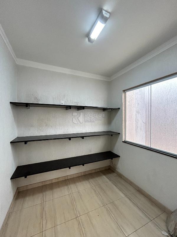 Casa em condomínio para aluguel no bairro Parque Residencial Roland: Despensa 
