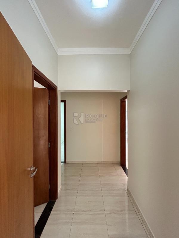 Casa em condomínio para aluguel no bairro Parque Residencial Roland: Hall 