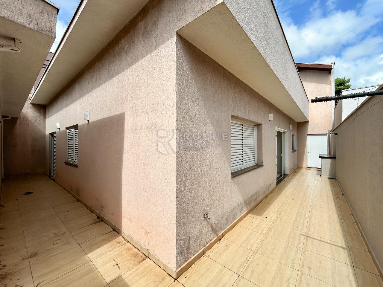 Casa em condomínio para aluguel no bairro Parque Residencial Roland: Fundo 