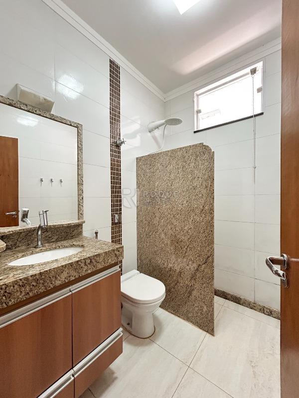 Casa em condomínio para aluguel no bairro Parque Residencial Roland: WC social 