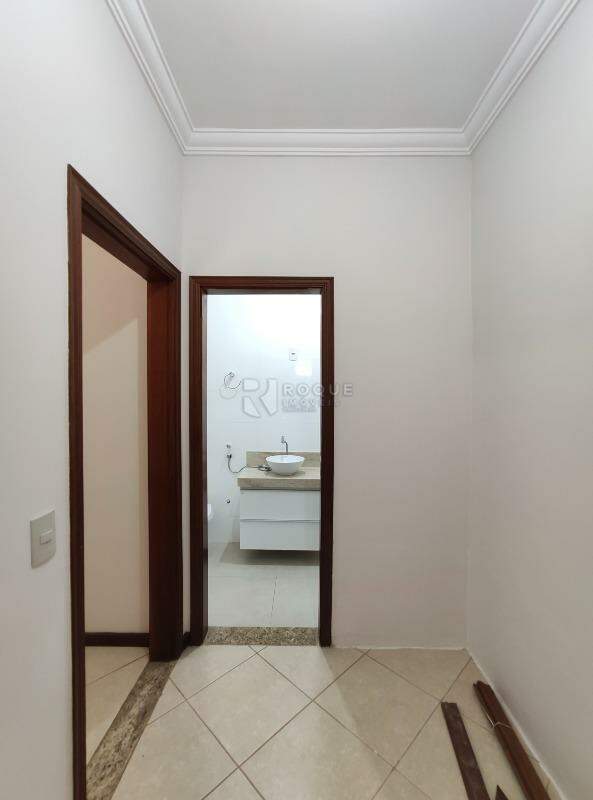 Casa Residencial para aluguel no bairro Vila Agostinho Francisco de Assis: Closet suíte 