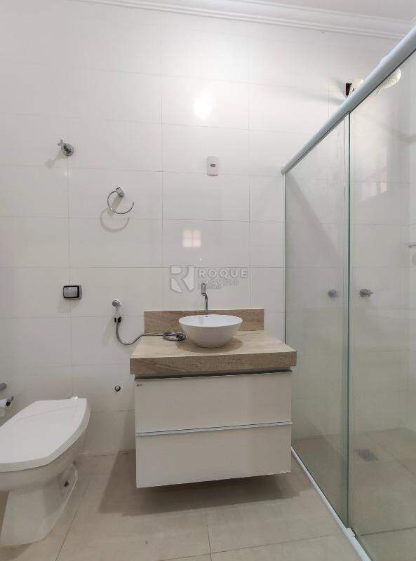Casa Residencial para aluguel no bairro Vila Agostinho Francisco de Assis: WC suíte 