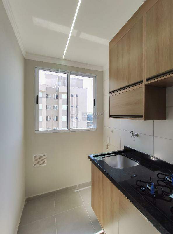 Apartamento para aluguel no bairro Vale das Esmeraldas: Área de serviço 