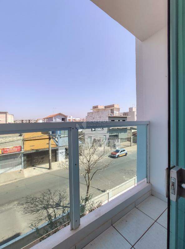 Apartamento para aluguel no bairro Jardim Ouro Verde: Sacada 