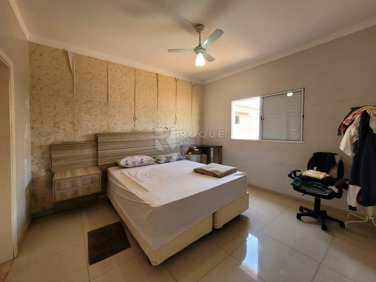 Casa Residencial à venda no bairro Vila Castelar: SUÍTE