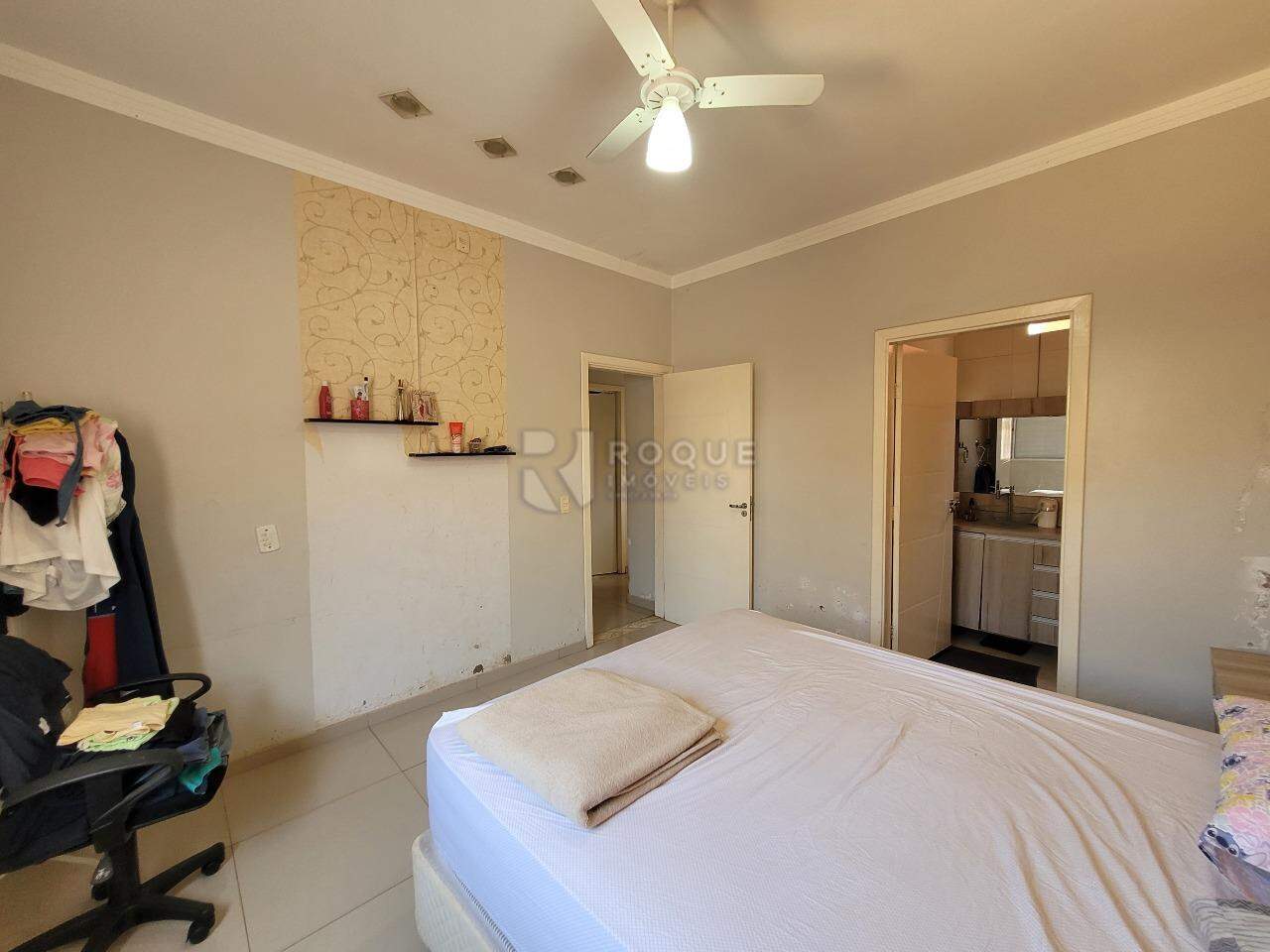 Casa Residencial à venda no bairro Vila Castelar: SUÍTE