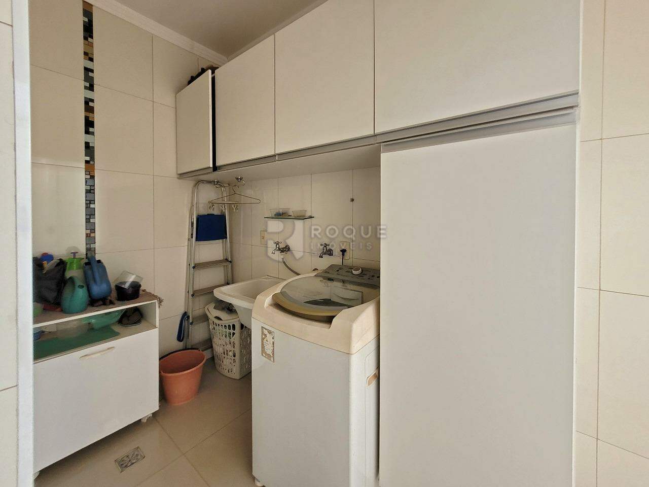 Casa Residencial à venda no bairro Vila Castelar: LAVANDERIA