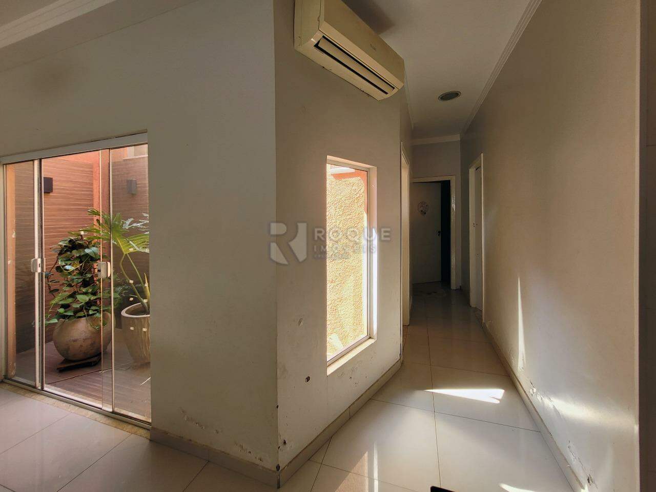 Casa Residencial à venda no bairro Vila Castelar: CORREDOR INTERNO