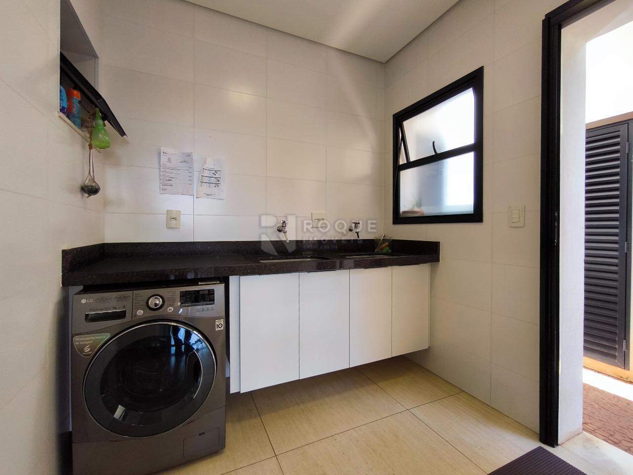 Casa em condomínio à venda no bairro Jardim Residencial Monsenhor Rossi: ÁREA DE SERVIÇO