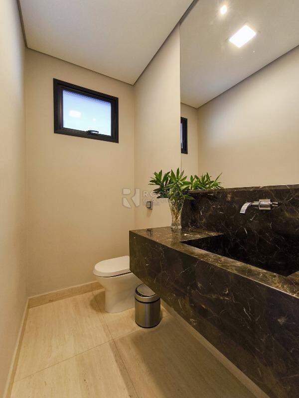 Casa em condomínio à venda no bairro Jardim Residencial Monsenhor Rossi: LAVABO