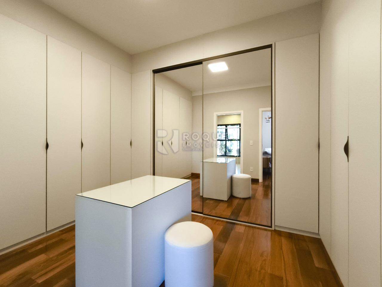 Casa em condomínio à venda no bairro Jardim Residencial Monsenhor Rossi: CLOSET SUÍTE MASTER
