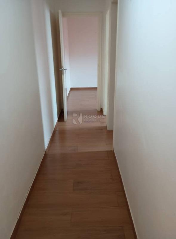 Casa com salão à venda no bairro Jardim São Paulo: CORREDOR INTERNO