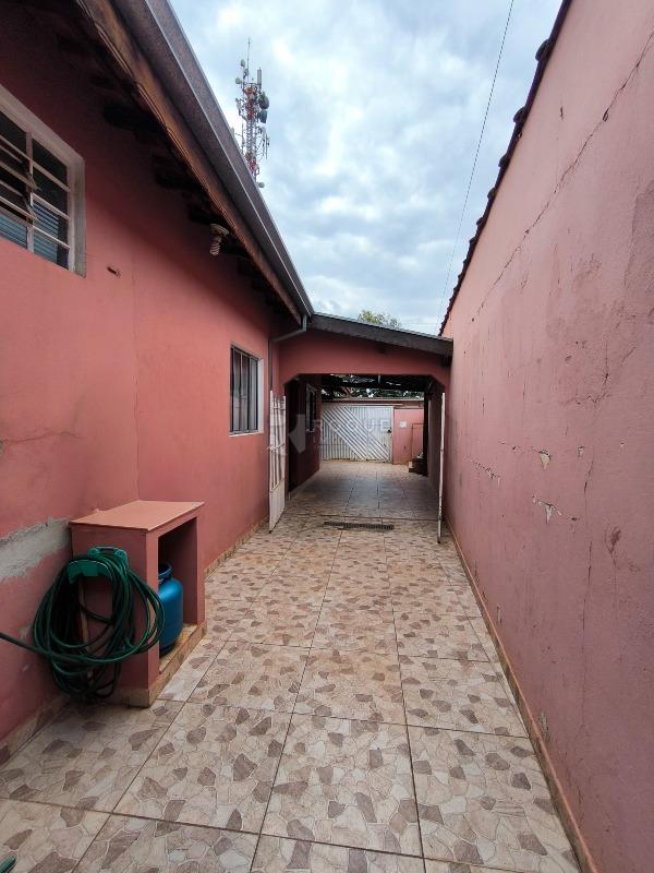 Casa com salão à venda no bairro Jardim São Paulo: LATERAL EXTERNA