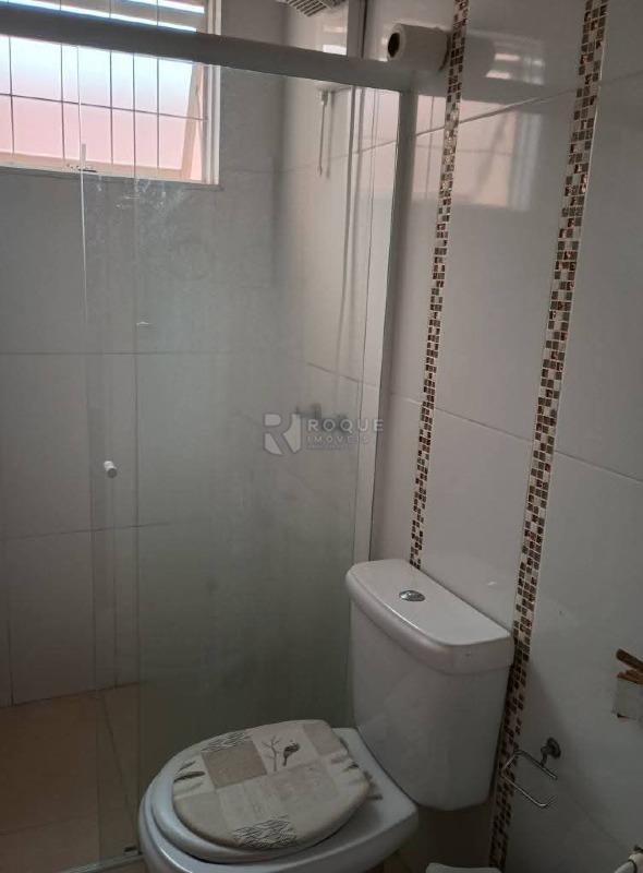 Casa com salão à venda no bairro Jardim São Paulo: BANHEIRO SOCIAL