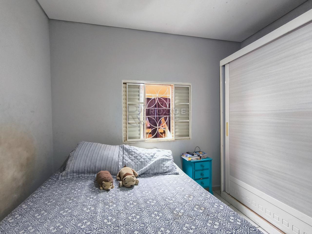 Casa com salão à venda no bairro Jardim São Paulo: DORMITÓRIO 1