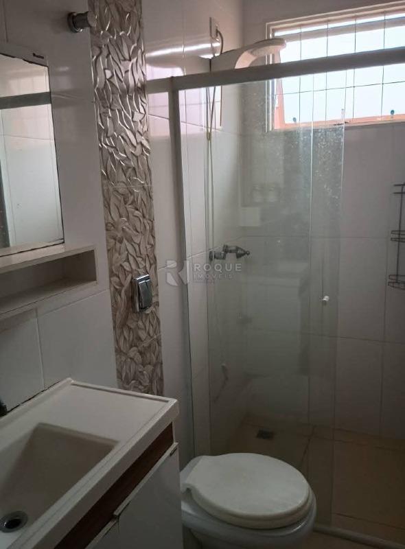 Casa com salão à venda no bairro Jardim São Paulo: BANHEIRO SUÍTE