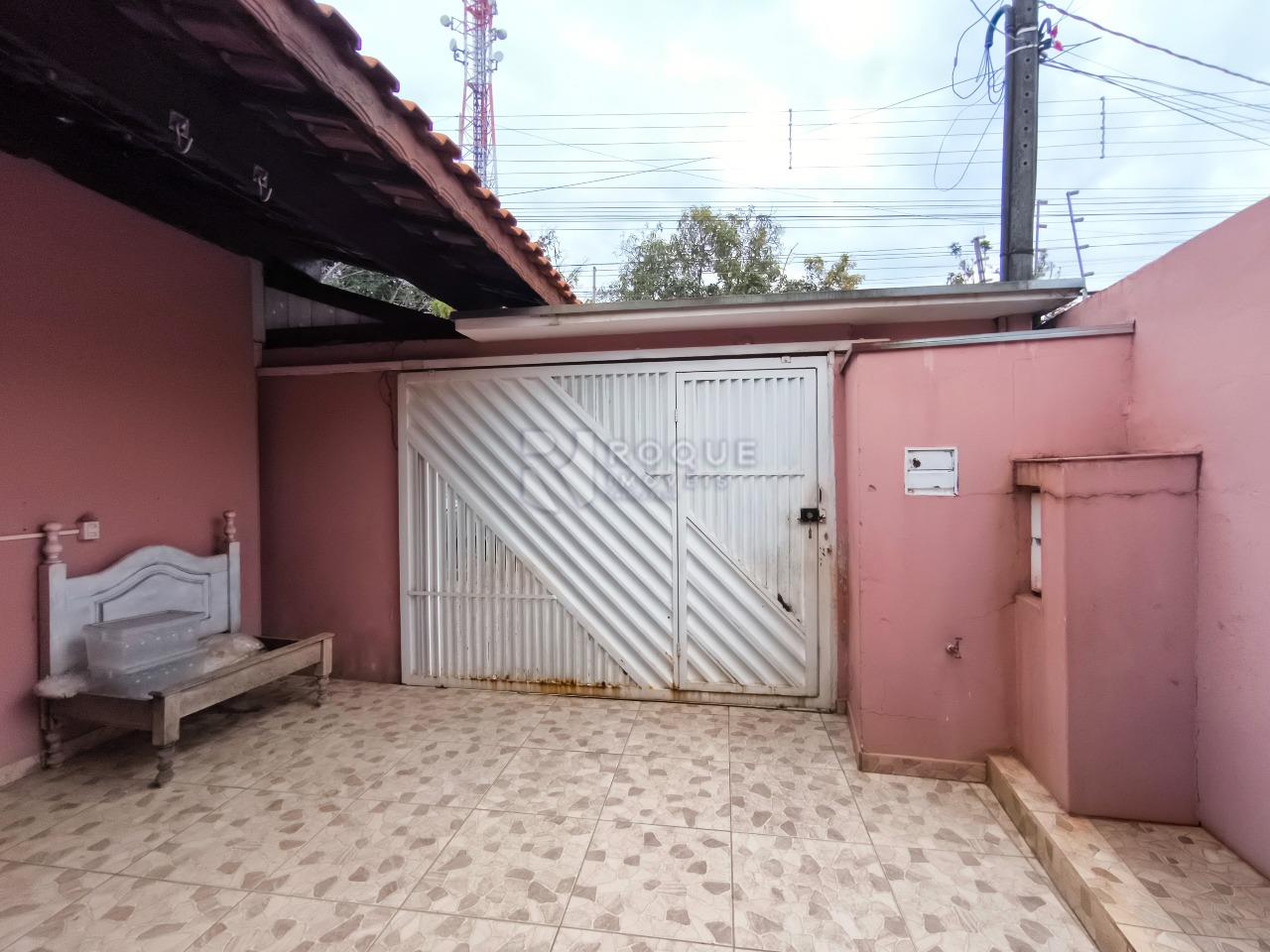 Casa com salão à venda no bairro Jardim São Paulo: ENTRADA
