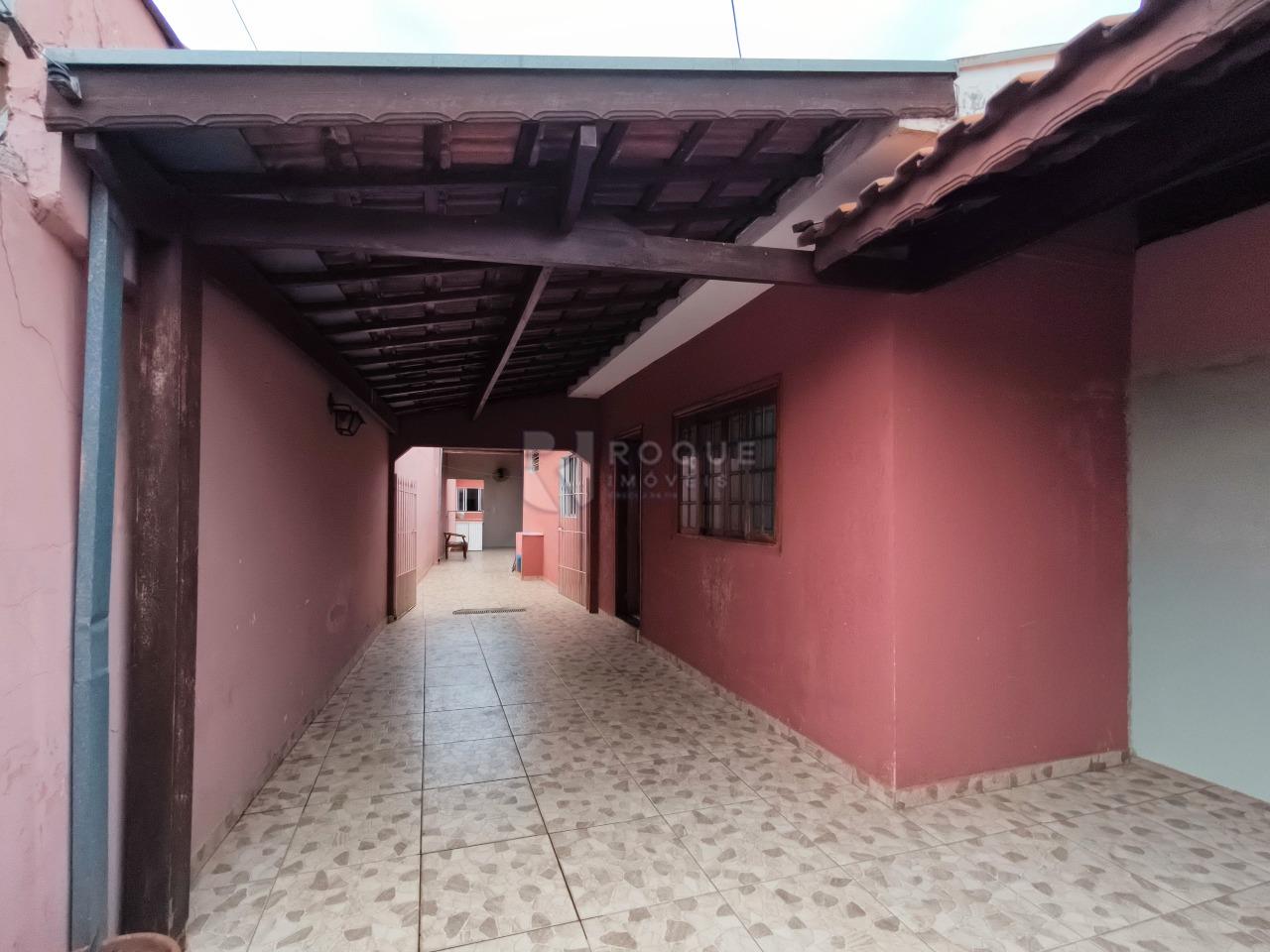 Casa com salão à venda no bairro Jardim São Paulo: GARAGEM