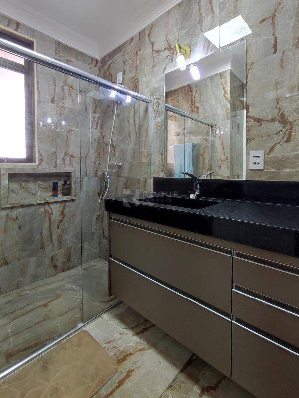 Apartamento para aluguel no bairro Centro: WC Suíte