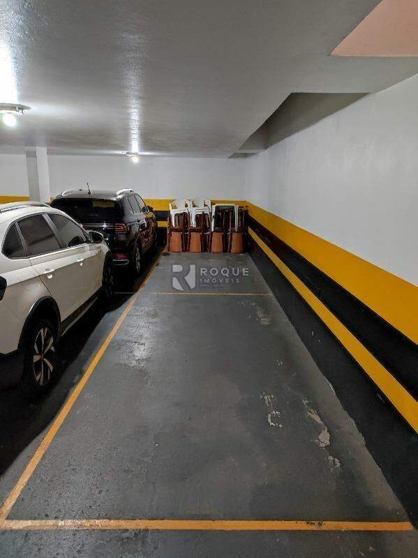 Apartamento para aluguel no bairro Centro: Garagem
