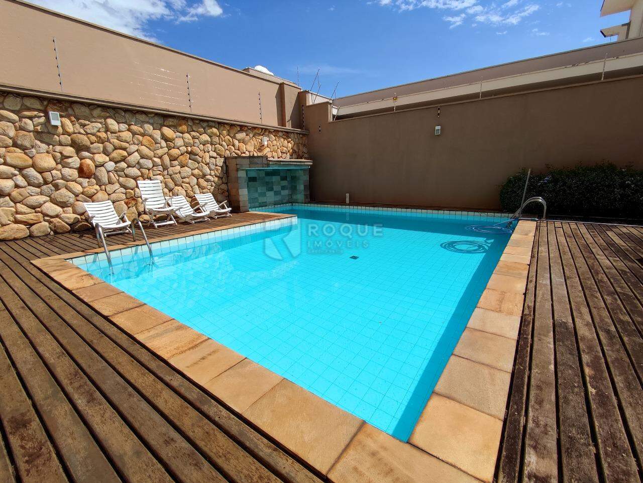 Apartamento para aluguel no bairro Centro: Piscina
