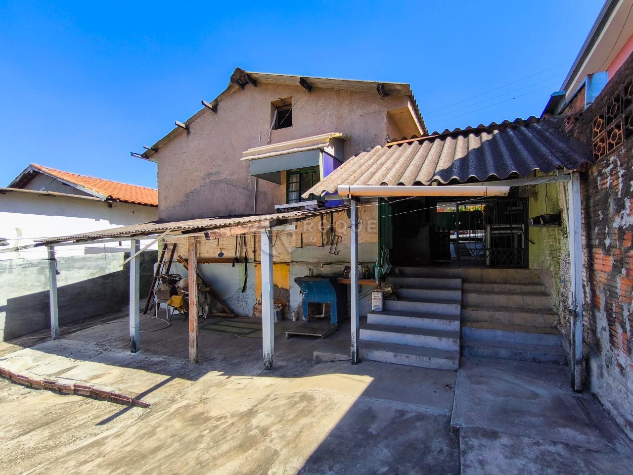 Casa Residencial à venda no bairro Jardim Nova Suiça: FUNDOS