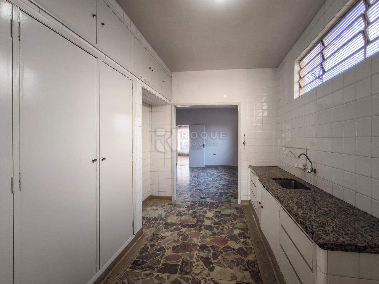 Casa Residencial à venda no bairro Vila Cristovam: COZINHA