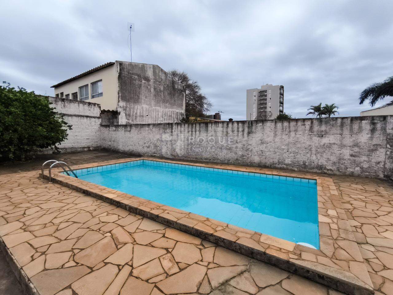 Casa Residencial à venda no bairro Vila Cristovam: PISCINA