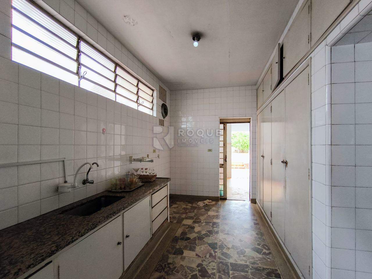 Casa Residencial à venda no bairro Vila Cristovam: COZINHA
