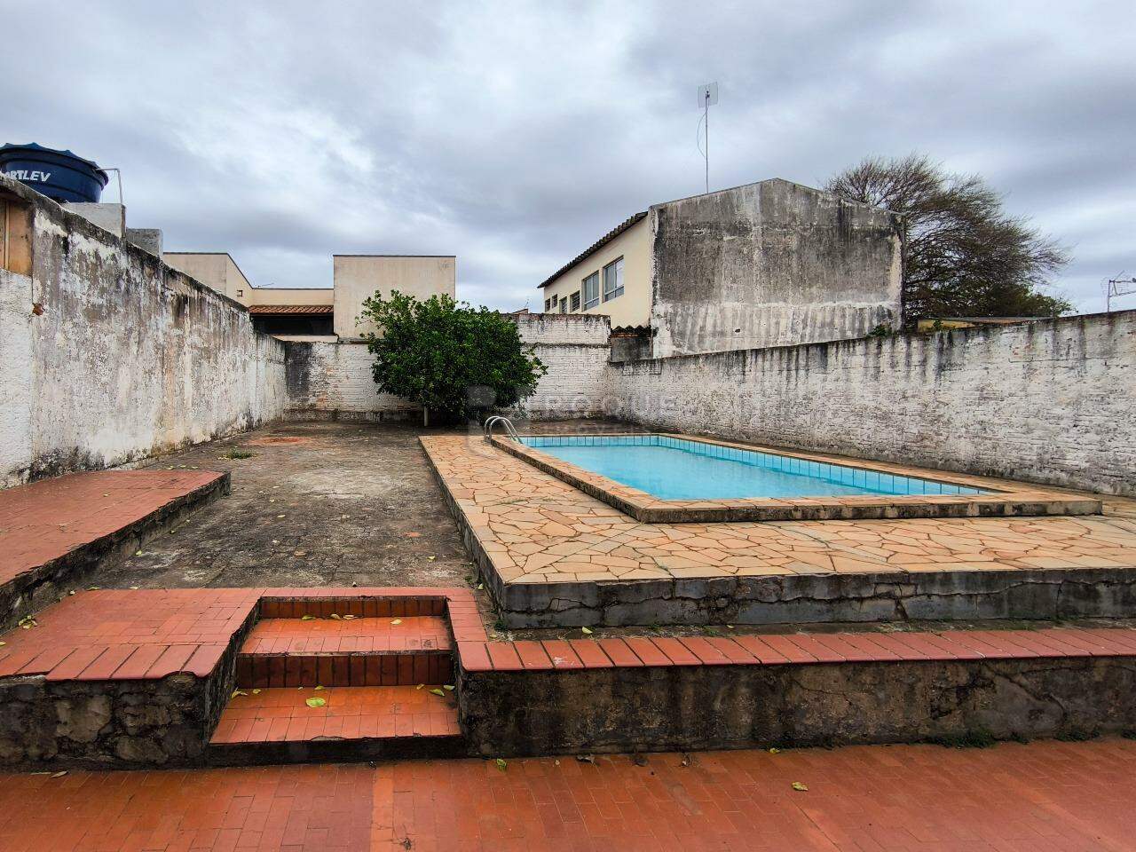 Casa Residencial à venda no bairro Vila Cristovam: ÁREA EXTERNA