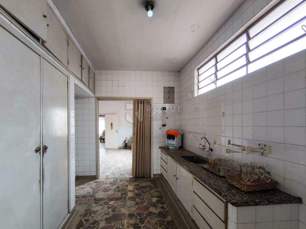 Casa Residencial à venda no bairro Vila Cristovam: COZINHA