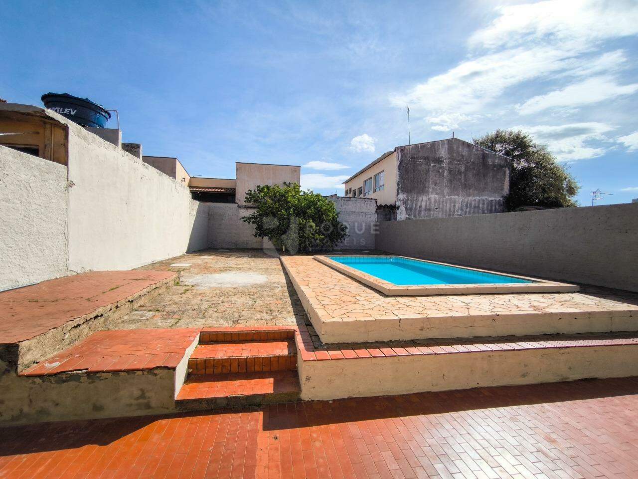 Casa Residencial à venda no bairro Vila Cristovam: ÁREA EXTERNA
