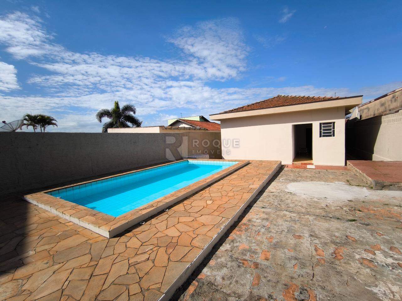 Casa Residencial à venda no bairro Vila Cristovam: PISCINA