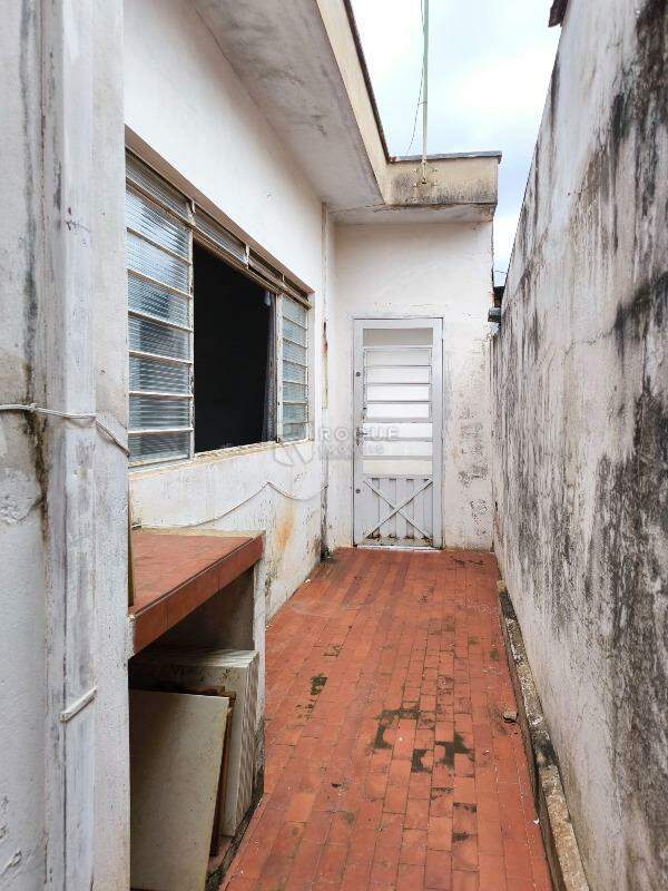 Casa Residencial à venda no bairro Vila Cristovam: ENTRADA DE SERVIÇO
