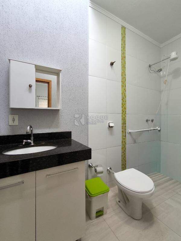 Casa Residencial à venda no bairro JARDIM IRACEMA: BANHEIRO SOCIAL