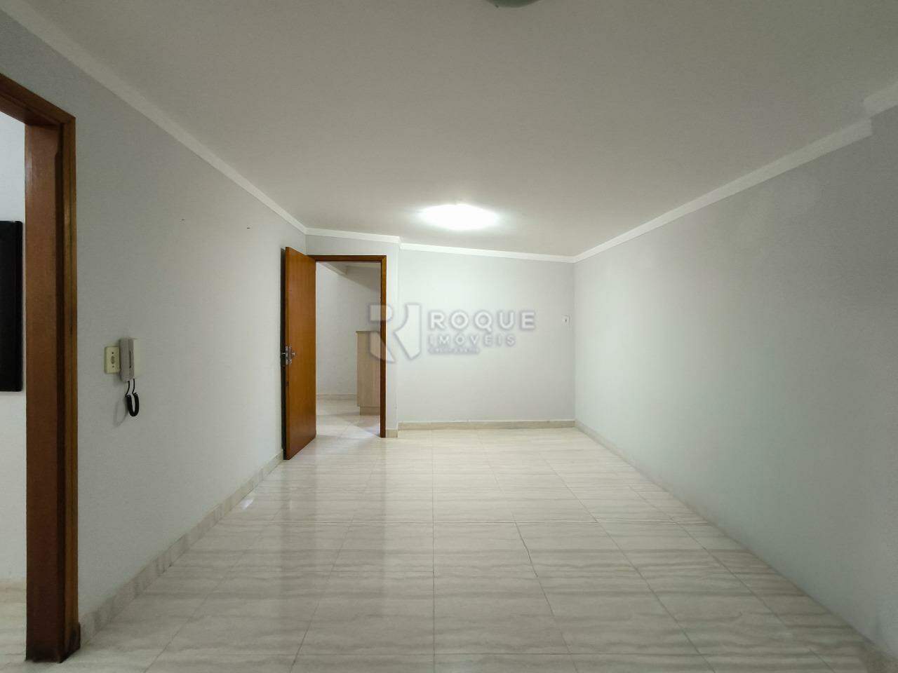 Casa Residencial à venda no bairro JARDIM IRACEMA: COZINHA