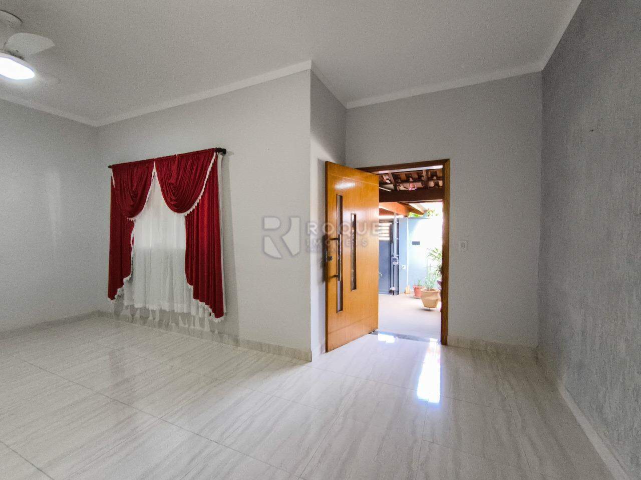 Casa Residencial à venda no bairro JARDIM IRACEMA: SALA DE ESTAR