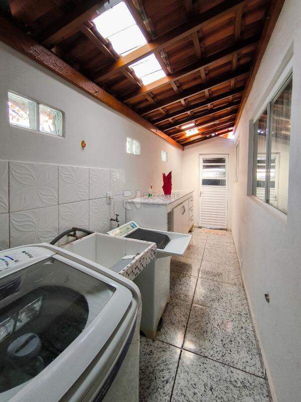 Casa Residencial à venda no bairro JARDIM IRACEMA: LAVANDERIA