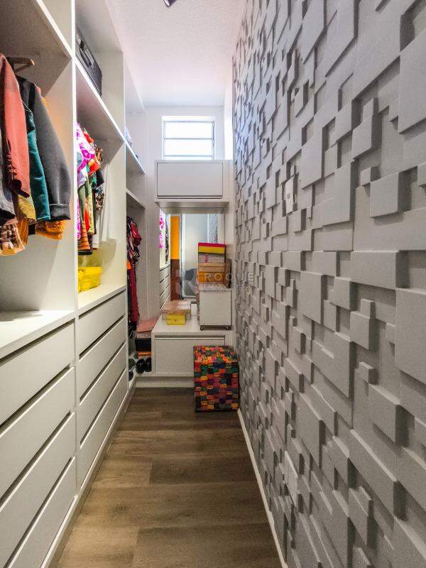Casa Residencial à venda no bairro JARDIM IRACEMA: CLOSET
