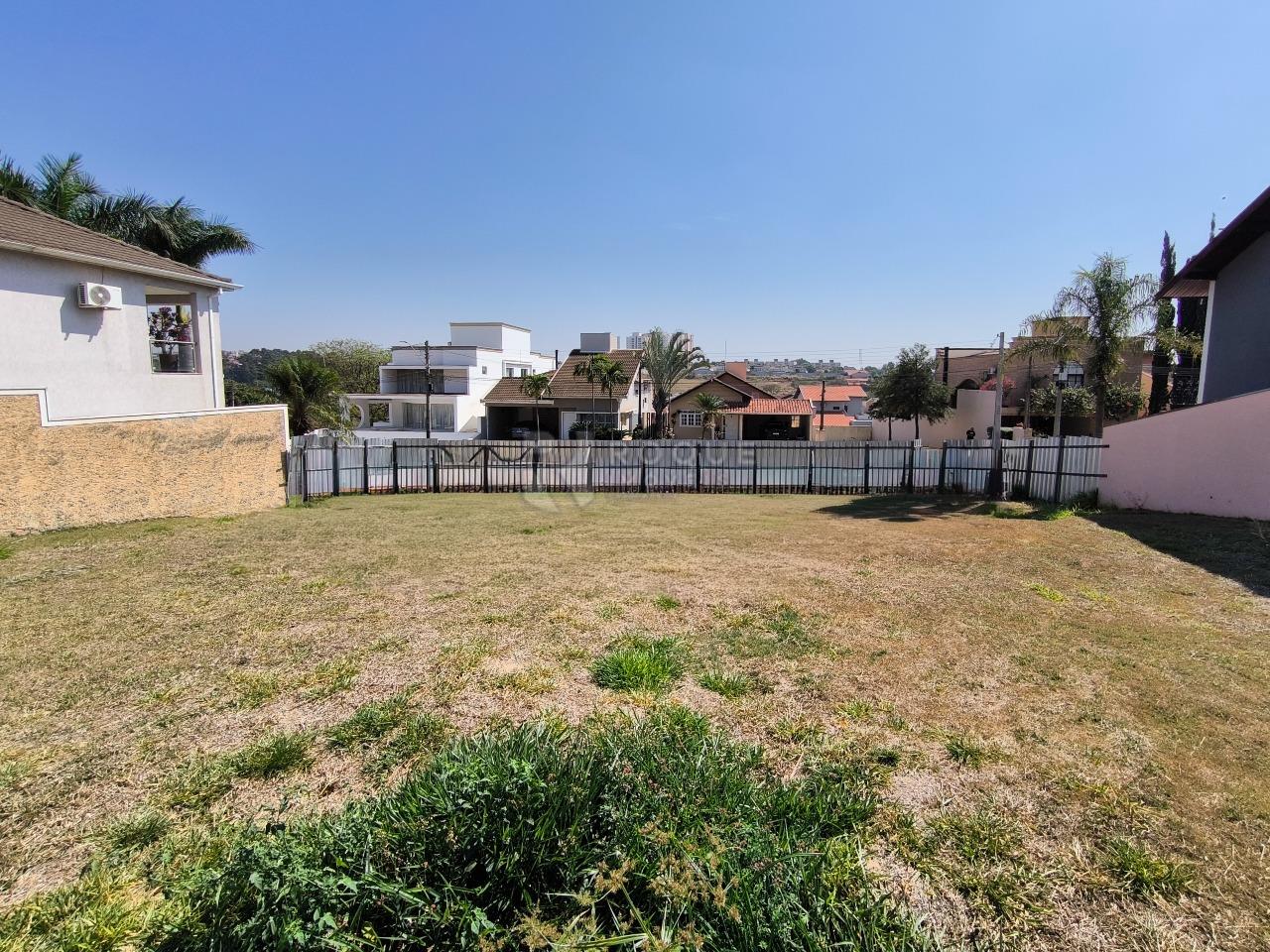 Terreno em condomínio à venda no bairro Jardim Colinas de São João: 