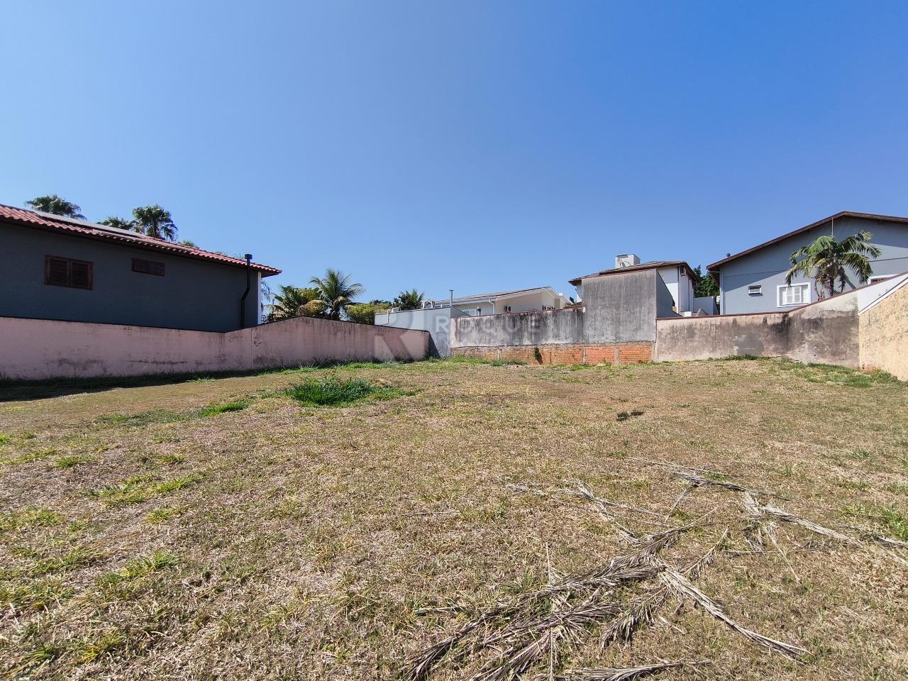 Terreno em condomínio à venda no bairro Jardim Colinas de São João: 