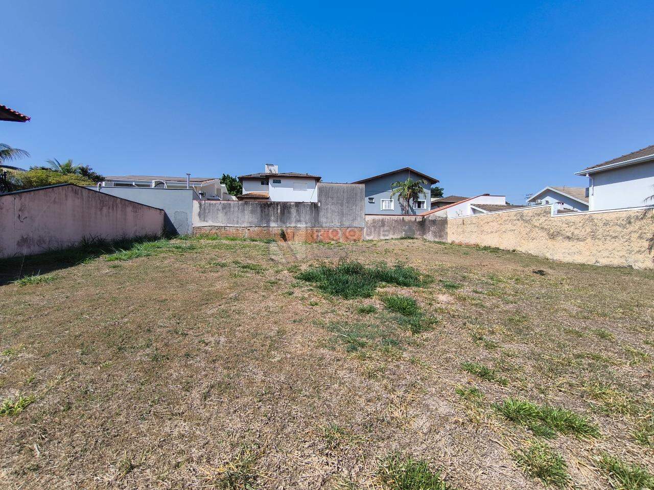 Terreno em condomínio à venda no bairro Jardim Colinas de São João: 