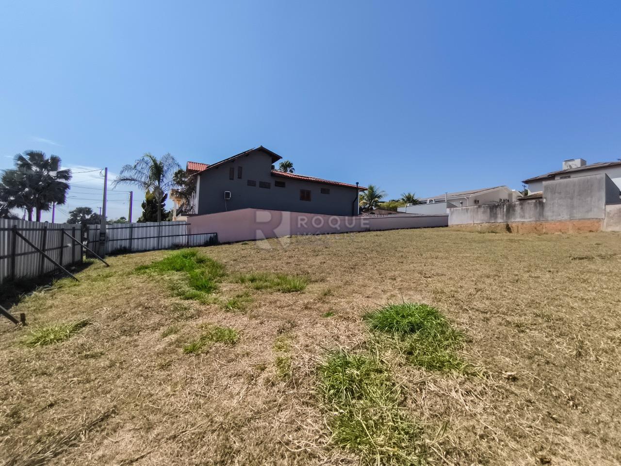 Terreno em condomínio à venda no bairro Jardim Colinas de São João: 