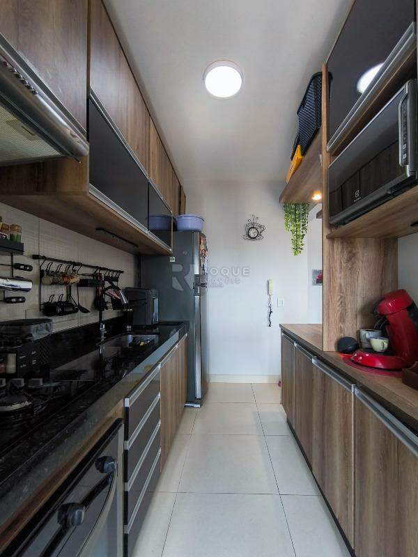 Apartamento à venda no bairro Chácaras Antonieta: COZINHA