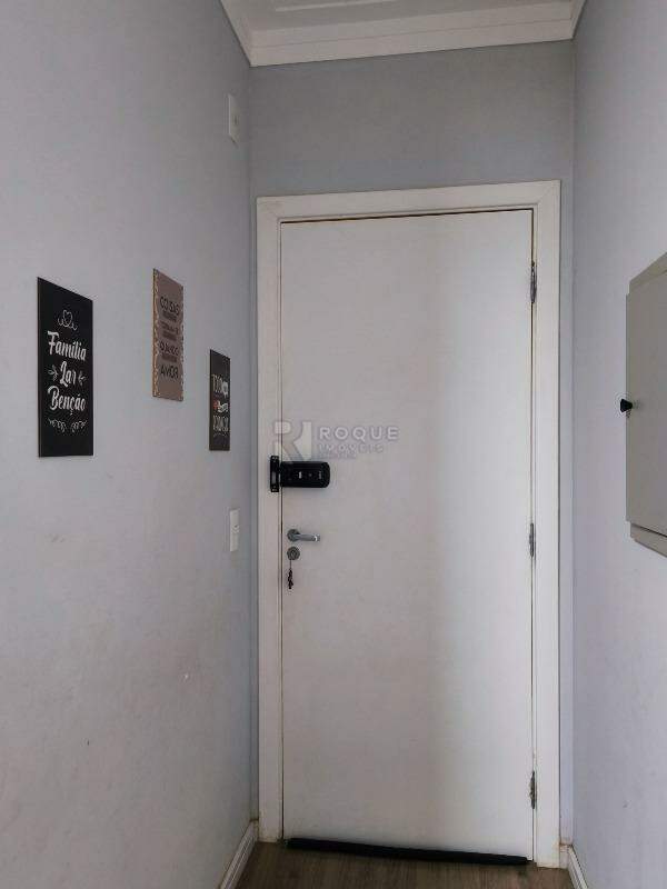 Apartamento à venda no bairro Chácaras Antonieta: HALL DE ENTRADA