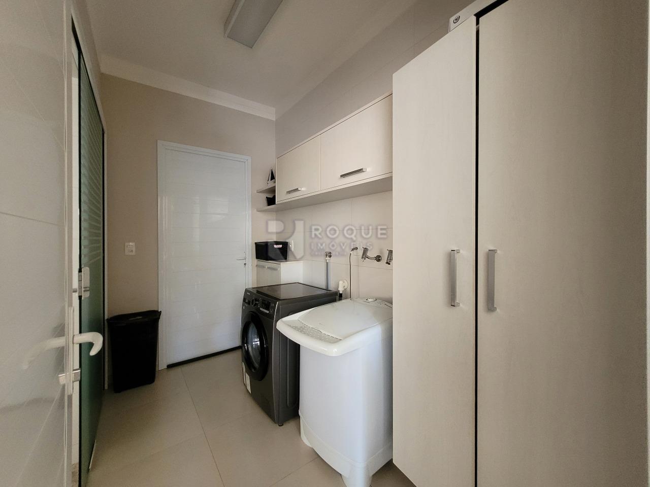 Casa em condomínio à venda no bairro Parque Residencial Roland: LAVANDERIA