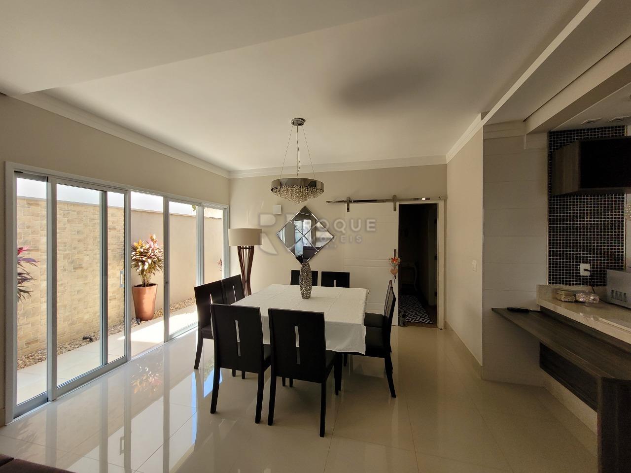 Casa em condomínio à venda no bairro Parque Residencial Roland: SALA DE JANTAR